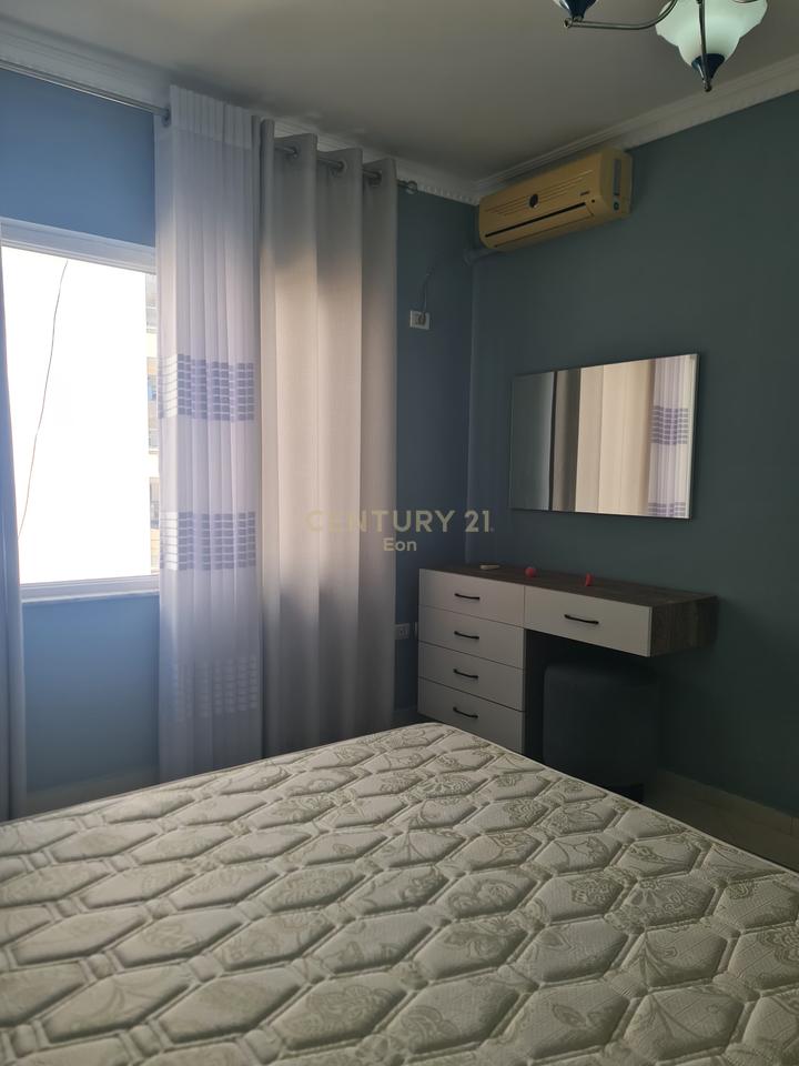 Appartamento 1+1 in vendita a 30m dal mare con garage a Qerret!