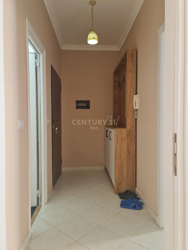 Appartamento 1+1 in vendita a 30m dal mare con garage a Qerret!