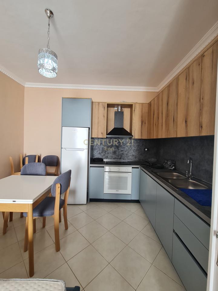 Appartamento 1+1 in vendita a 30m dal mare con garage a Qerret!