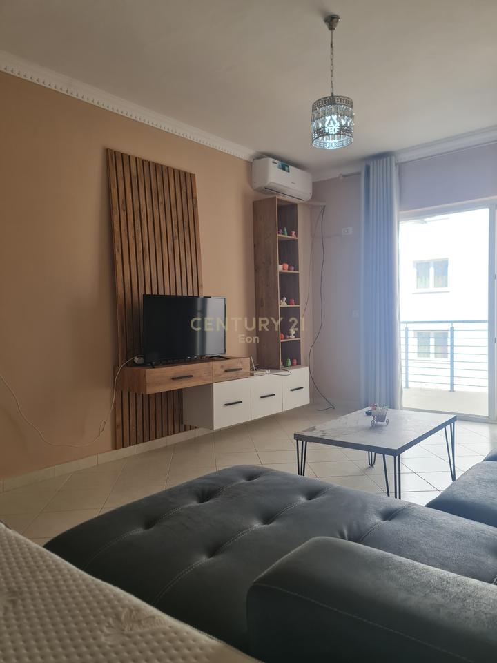 Appartamento 1+1 in vendita a 30m dal mare con garage a Qerret!