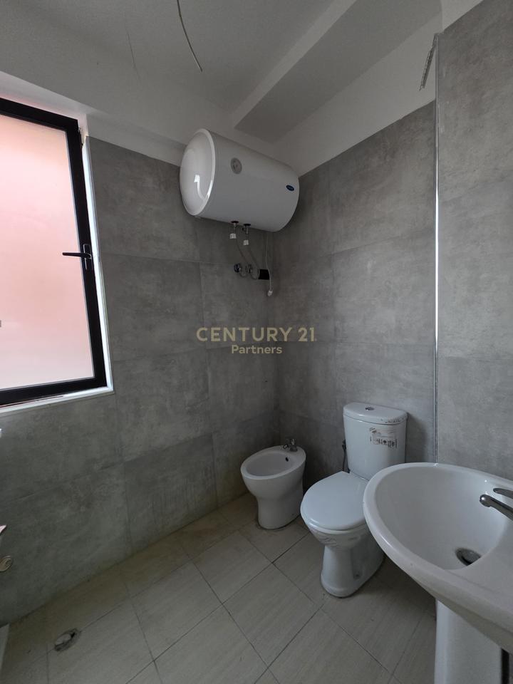 Apartament 2+1+2 Për Shitje në Shkozë, Tiranë