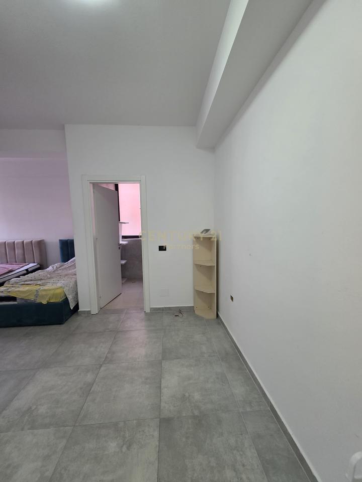 Apartament 2+1+2 Për Shitje në Shkozë, Tiranë