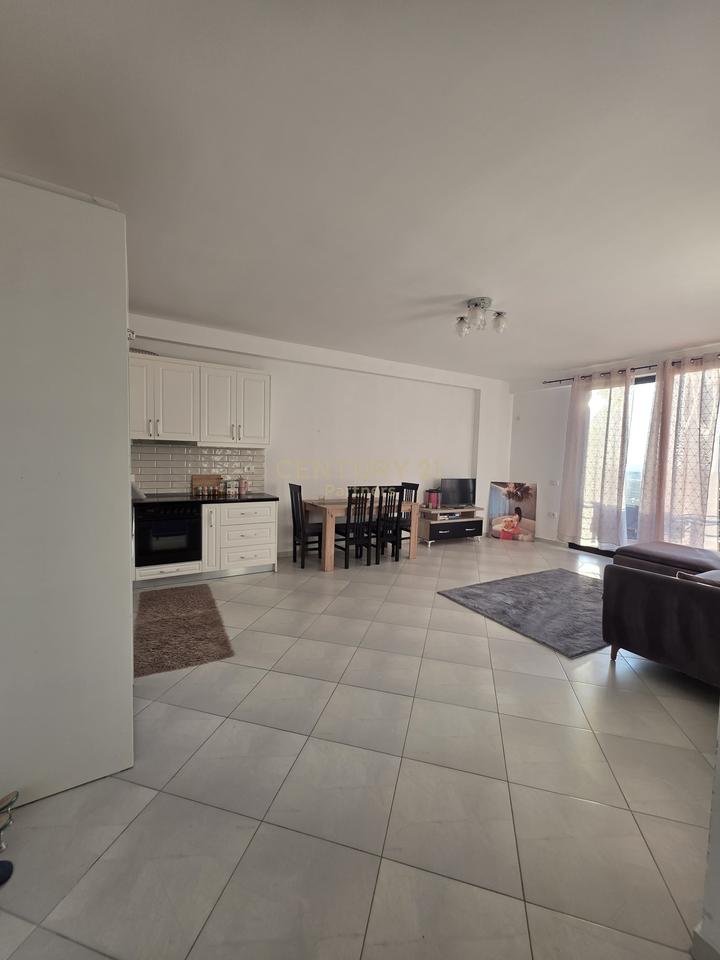 Apartament 1+1 Për Shitje në Shkozë, Tiranë -
