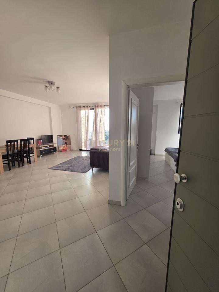 Apartament 1+1 Për Shitje në Shkozë, Tiranë -
