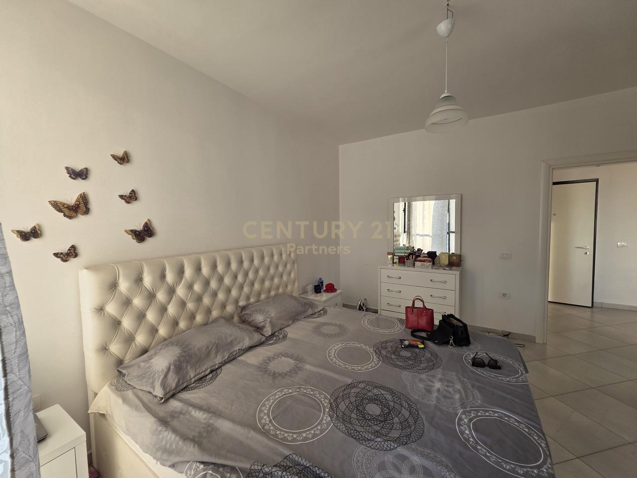Apartament 1+1 Për Shitje në Shkozë, Tiranë -
