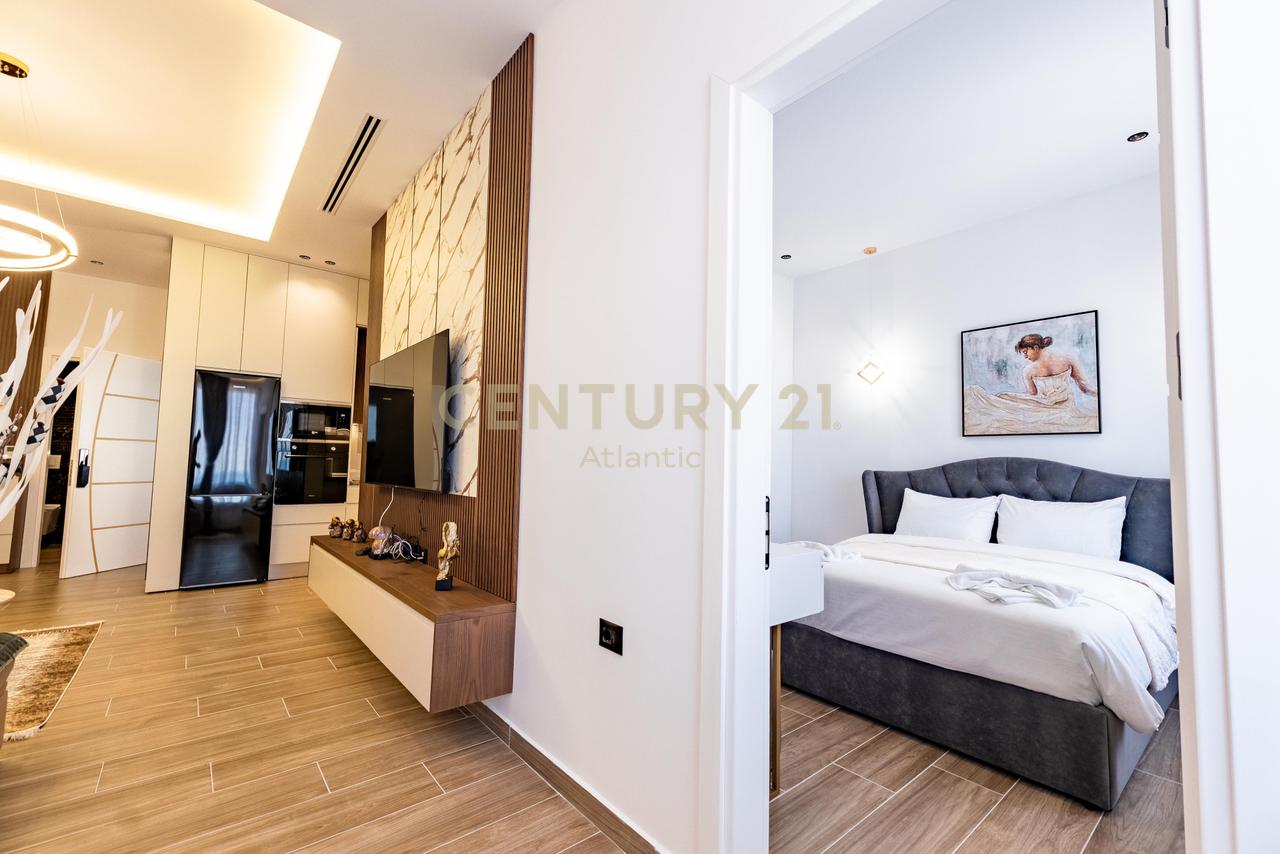 Appartamento Super Investito in Vendita 1+1 – 27° Piano, Vollga Durrës – Vista Laterale Mare!!
