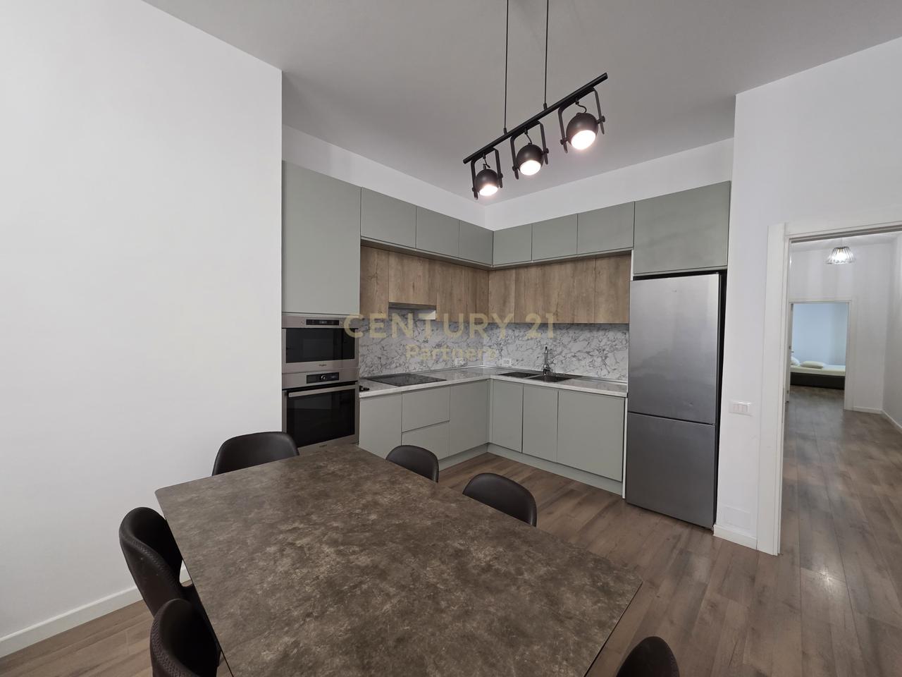 Apartament Modern 2+1+2 +Post parkimi  tek Kompleksi Square 21