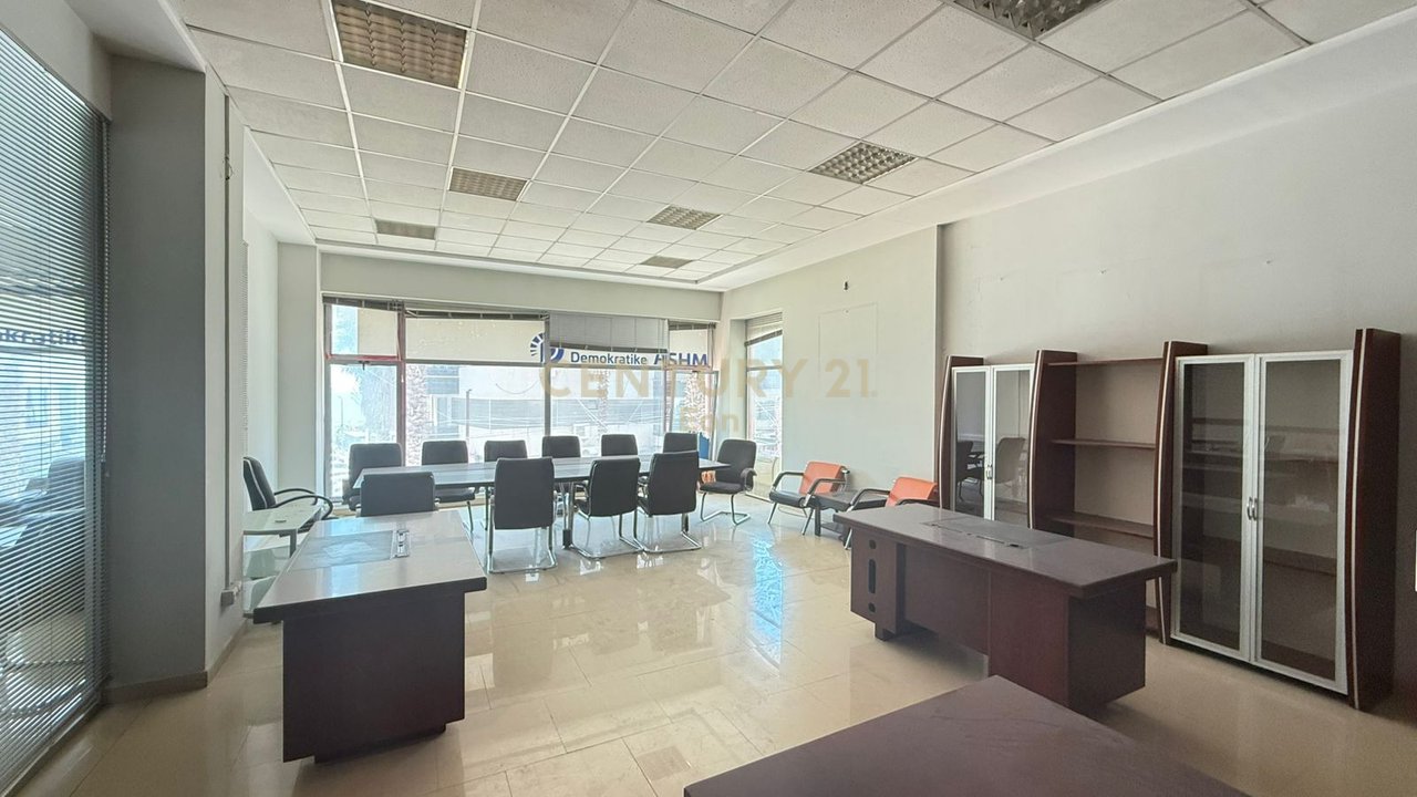 COMMERCIAL SPACE FOR RENT!