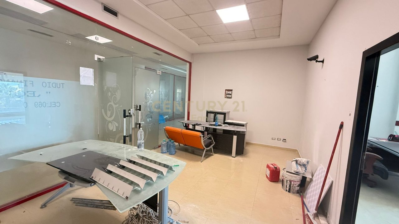 COMMERCIAL SPACE FOR RENT!