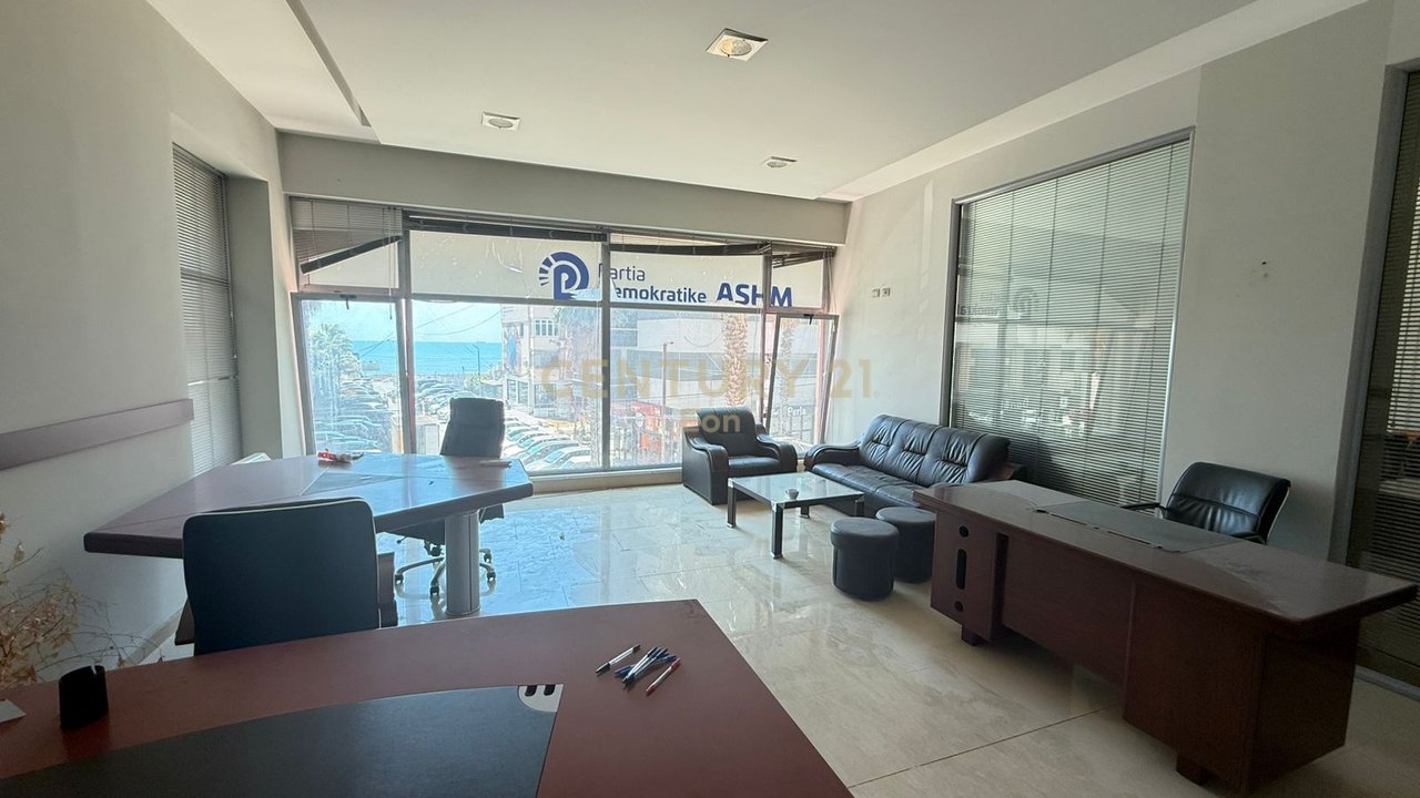 COMMERCIAL SPACE FOR RENT!