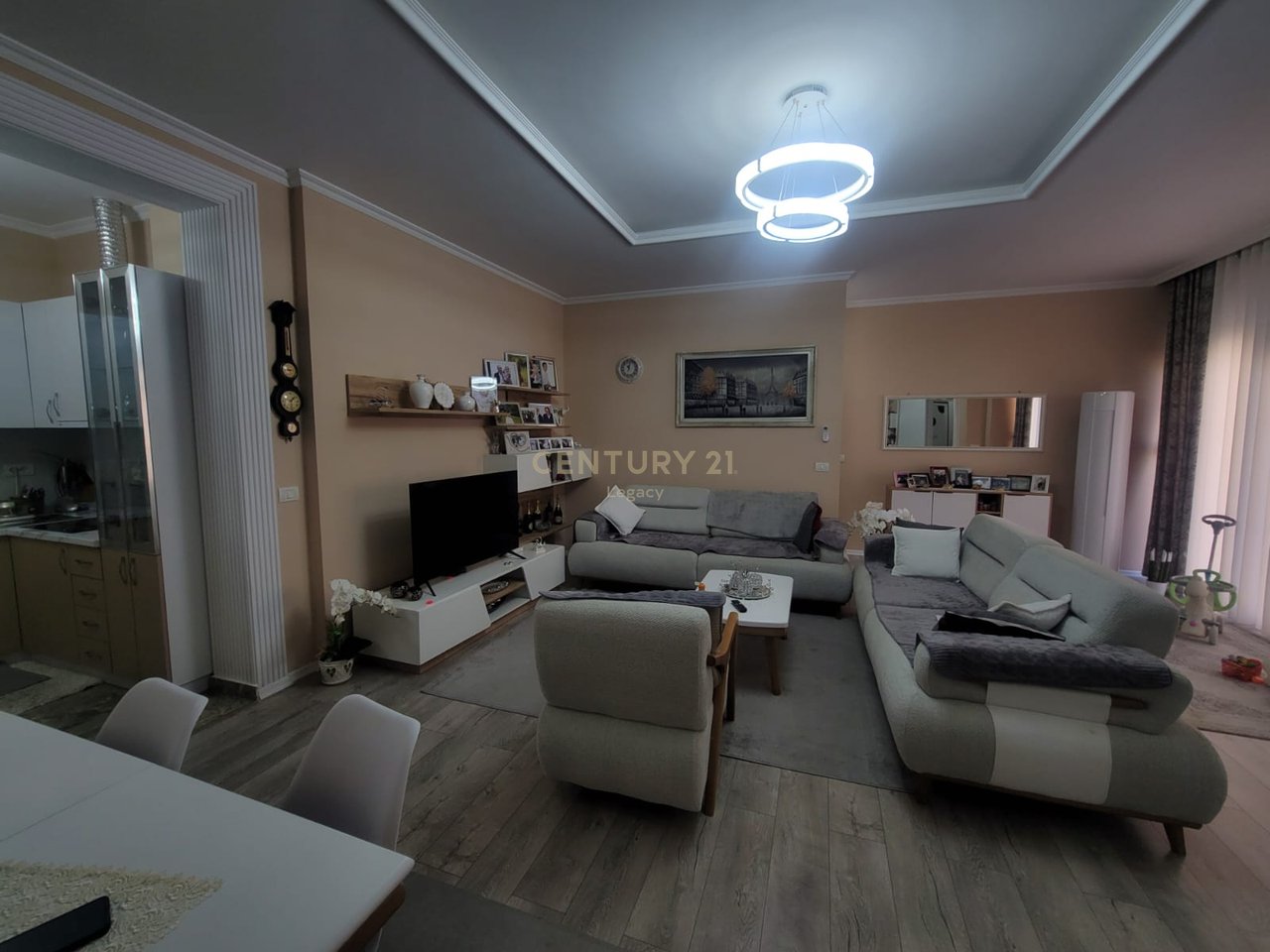 Apartament për Shitje 2+1+2 ,FRESK