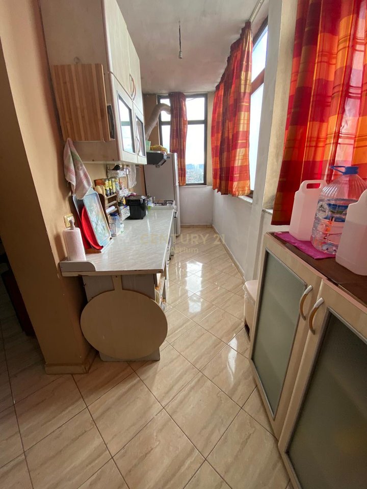 APARTMENT 1+1 FOR SALE AT 21-DHJETORI!