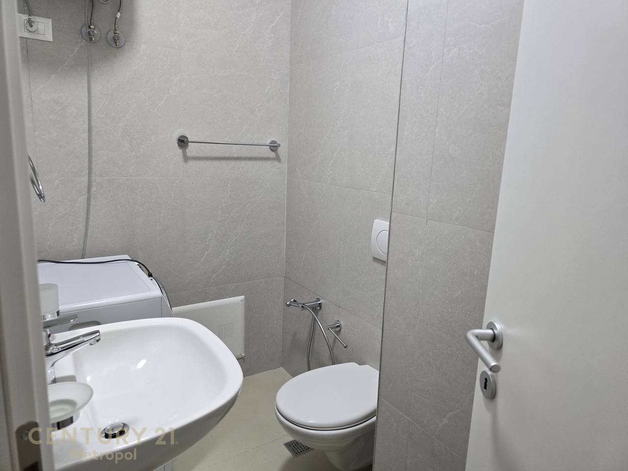 FOR RENT 1+1 APARTMENT, NEW BOULEVARD
