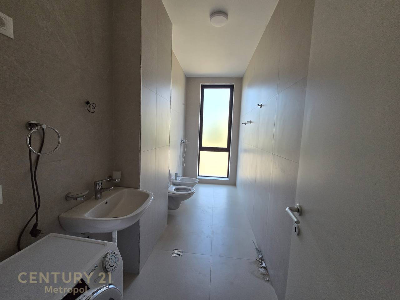 FOR RENT 1+1 APARTMENT, NEW BOULEVARD
