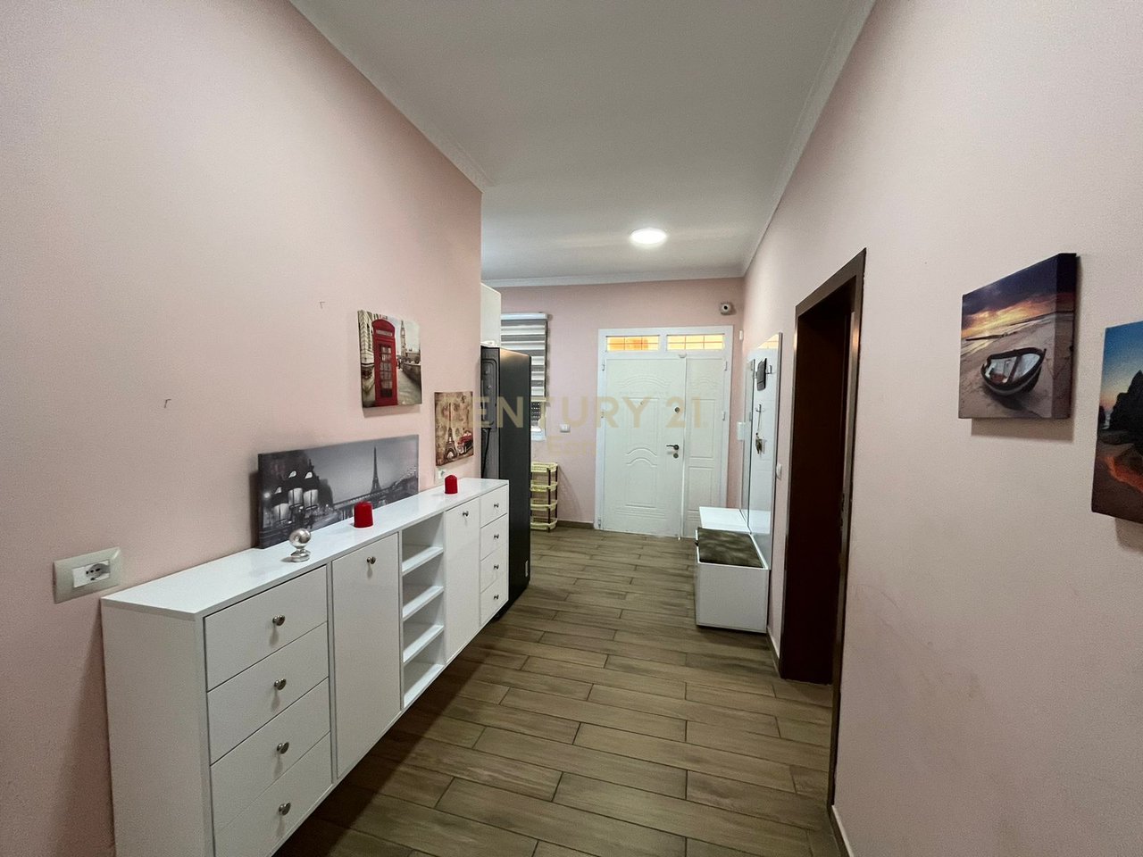 APPARTAMENTO IN AFFITTO AL SECONDO PIANO DI UNA VILLA A DURAZZO!