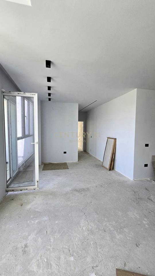 Appartamento 2+1+2 bagni in vendita a Qerret