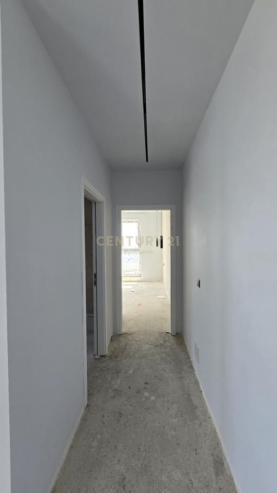 Appartamento 2+1+2 bagni in vendita a Qerret