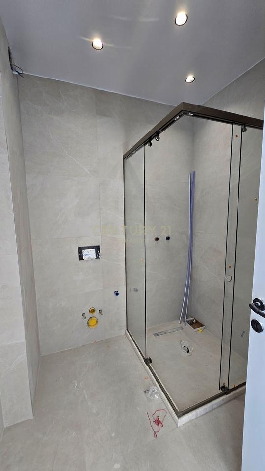 Appartamento 2+1+2 bagni in vendita a Qerret