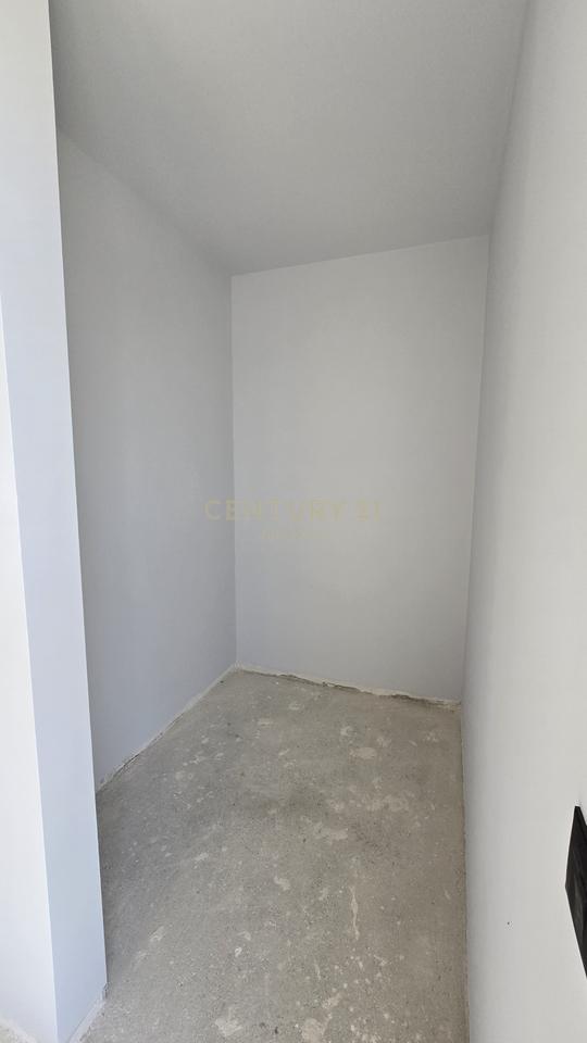 Appartamento 2+1+2 bagni in vendita a Qerret