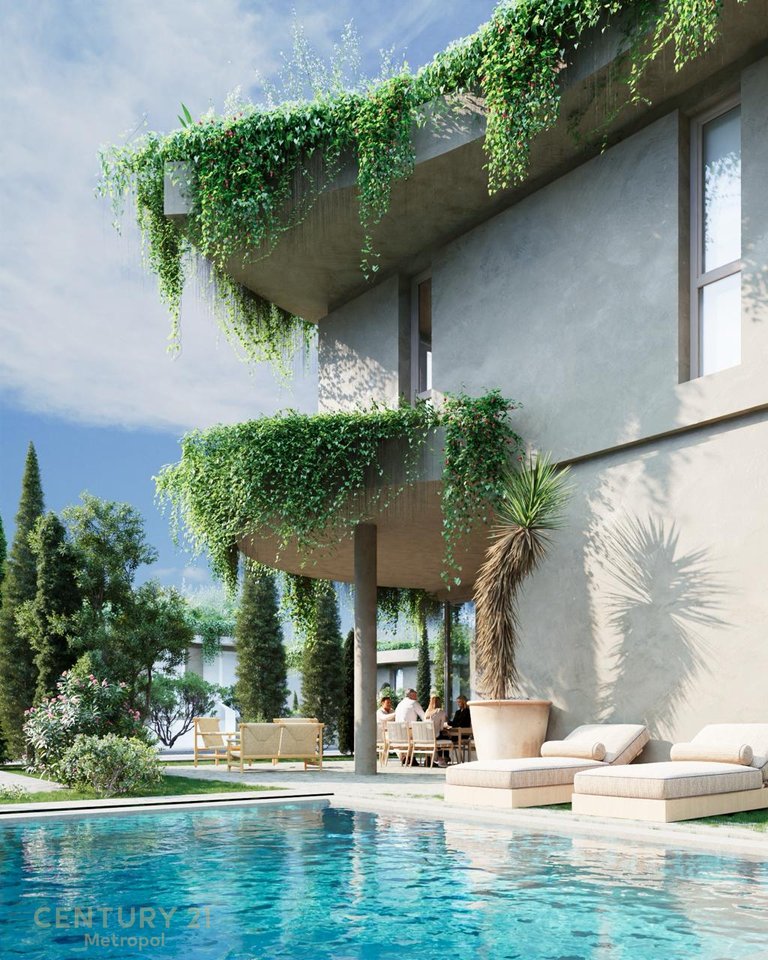 LEI È UN'ELITE VILE CON UNA PISCINA, VICINO AL LAGO FARKA - RESIDENZA FARKA HILLS!