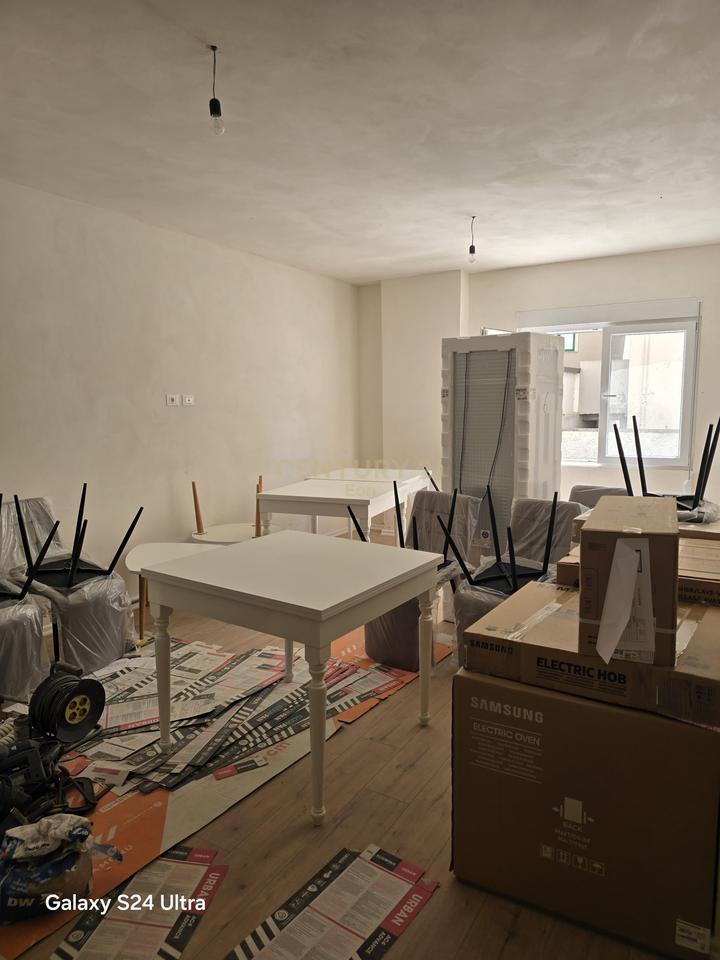 Domestica in vendita a Durrës!