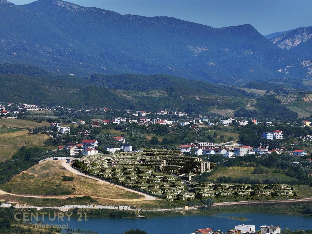 RIEMPI IL JET ACCANTO AL LAGO FARKA NELLA RESIDENZA "FARKA HILLS"!