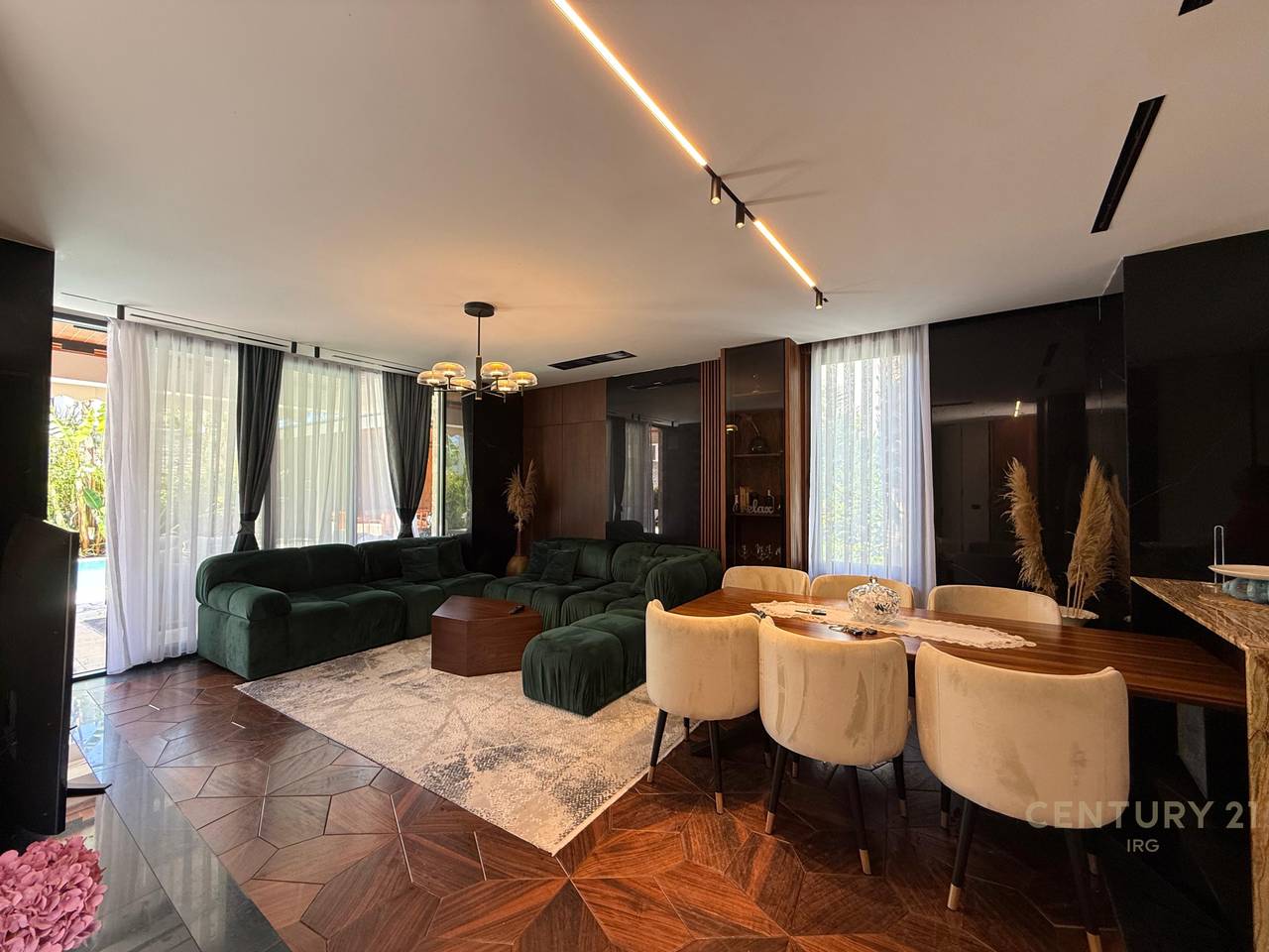 VILLA DI LUSSO IN VENDITA VICINO A SAN PIETRO