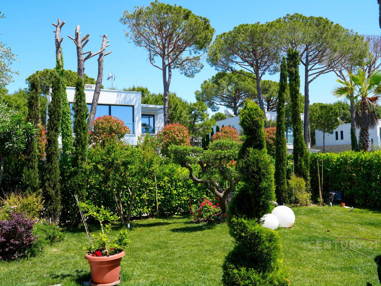 VILLA DI LUSSO IN VENDITA VICINO A SAN PIETRO