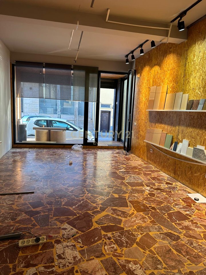 DURRES STREET. WE OFFER COMMERCIAL SPACE FOR RENT