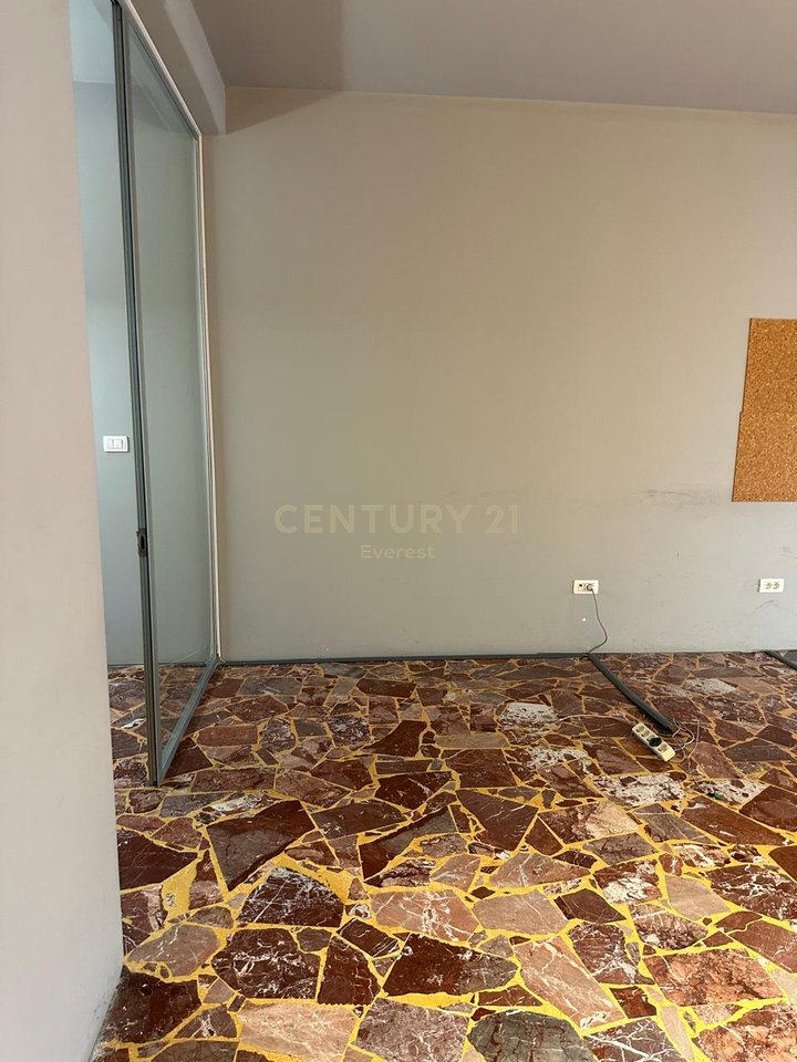 DURRES STREET. WE OFFER COMMERCIAL SPACE FOR RENT