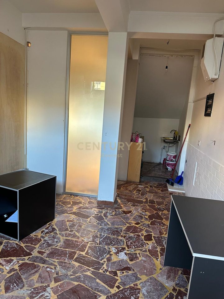 DURRES STREET. WE OFFER COMMERCIAL SPACE FOR RENT