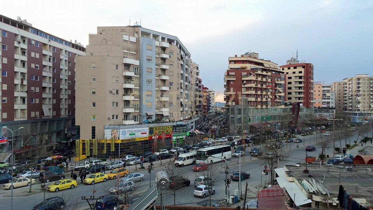 Locali Commerciali 1+2 in Vendita ad Astir, Tirana - €600.000,00!