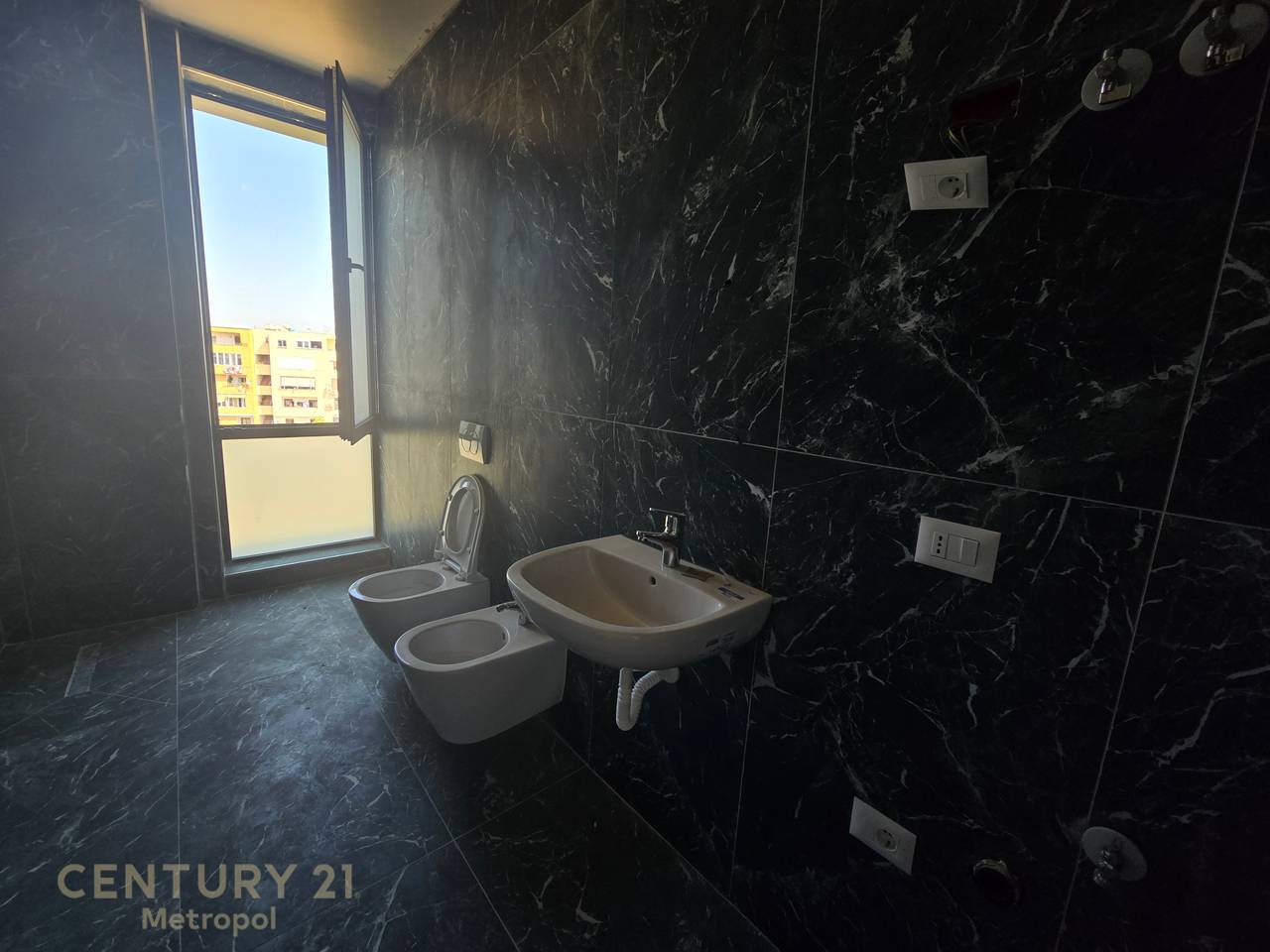 FOR RENT 2+1+2 APARTMENT FOR OFFICE OR RESIDENCE, NEW BOULEVARD