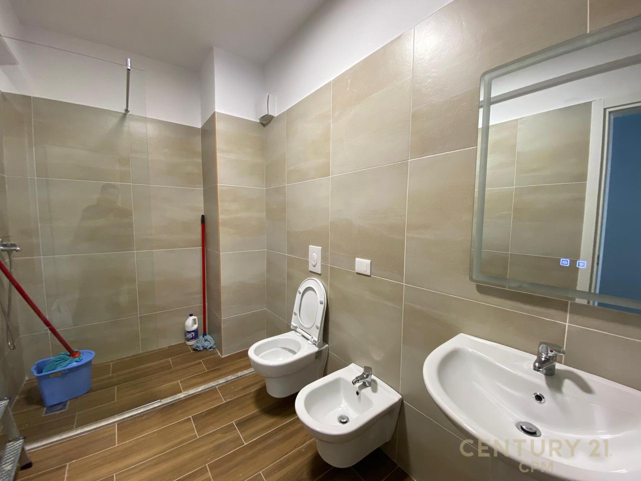 ISH PROFARMA XHAMLLIK JAPIM ME QIRA APARTAMENT 2+1+2