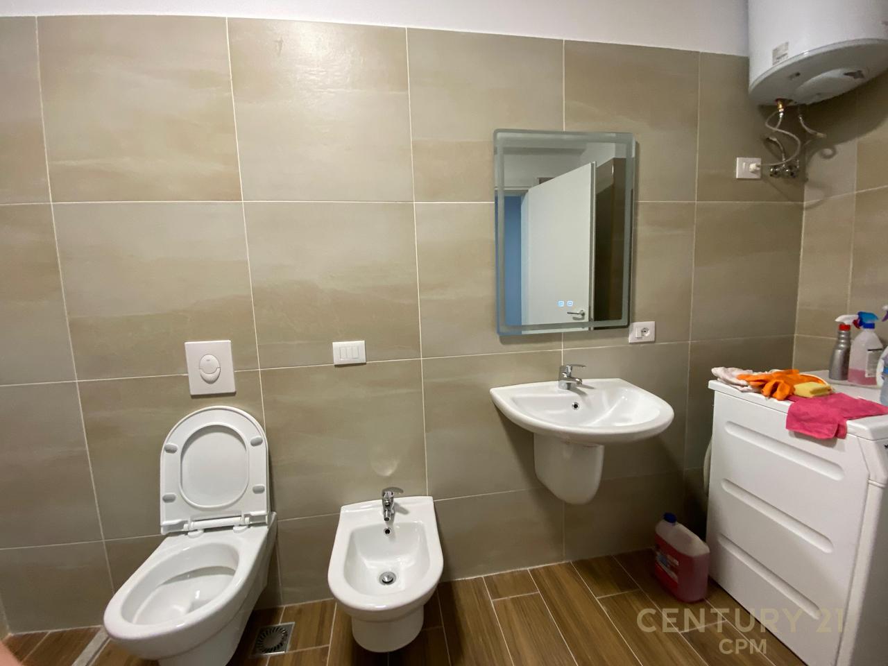 ISH PROFARMA XHAMLLIK JAPIM ME QIRA APARTAMENT 2+1+2