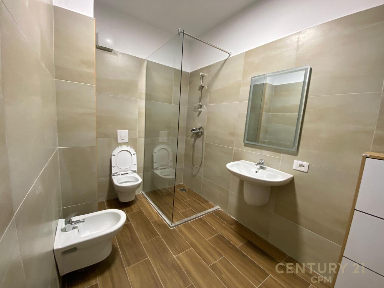 ISH PROFARMA XHAMLLIK JAPIM ME QIRA APARTAMENT 2+1+2
