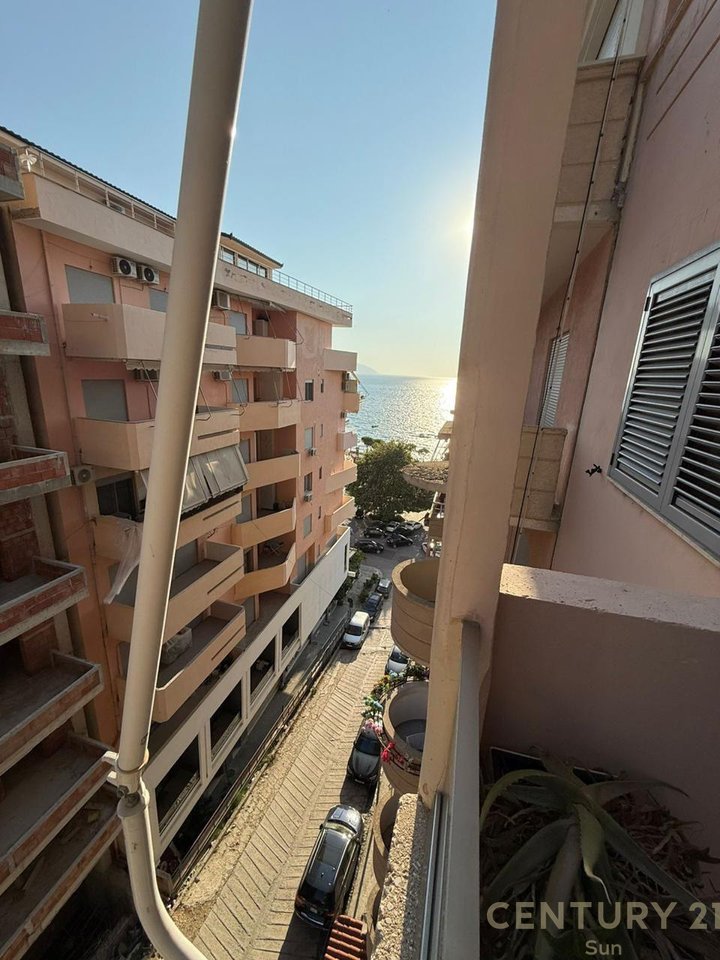 APPARTAMENTO IN VENDITA SUL LUNGOMARE!