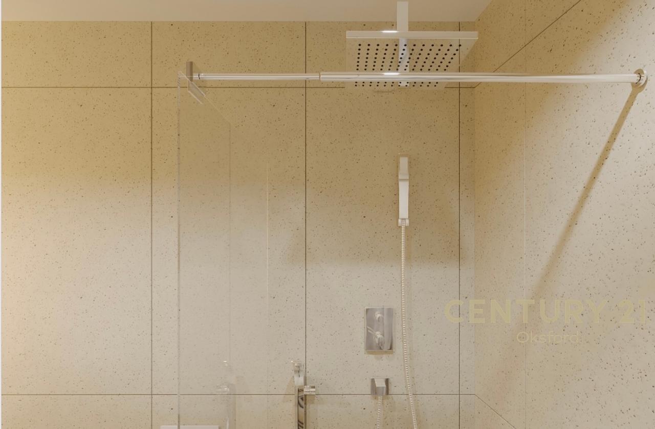 I am renting a luxury apartment + parking spot at Lake View Residence!