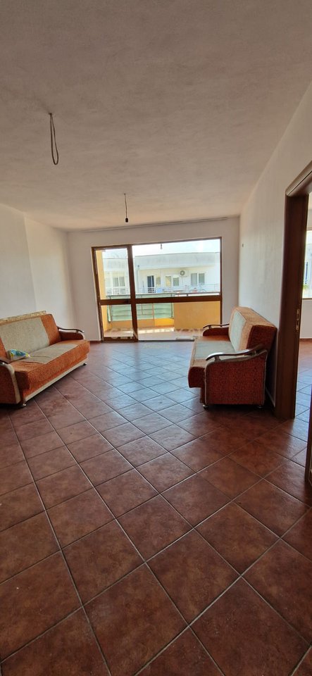 Shitet apartament 3+1+2 Yzberish!