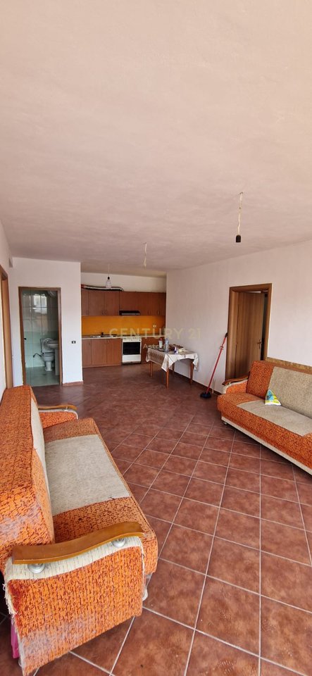 Shitet apartament 3+1+2 Yzberish!