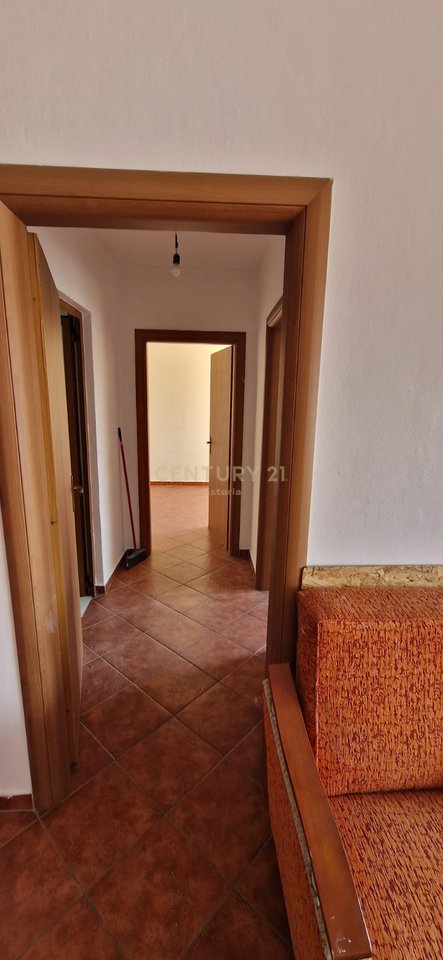 Shitet apartament 3+1+2 Yzberish!