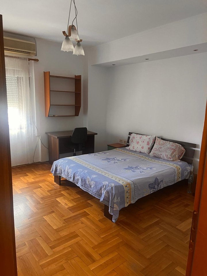 APARTAMENT 2+1+2 ME QERA,TEK RRUGA E KAVAJES-TIRANE!
