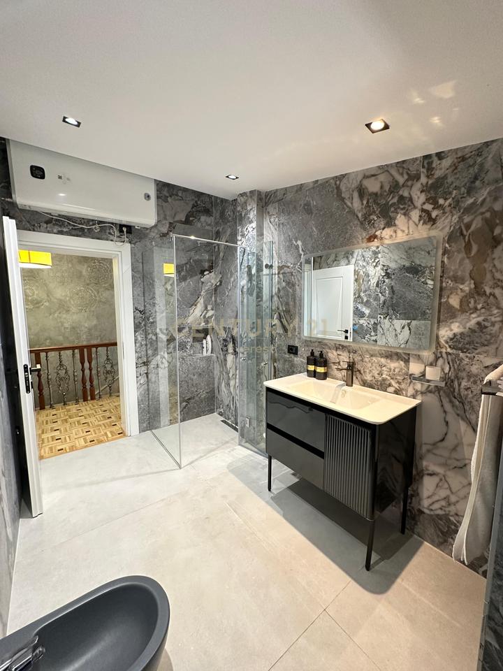 KOMPLEKSI DINAMO, SHESIM PENTHOUSE LUKSOZ