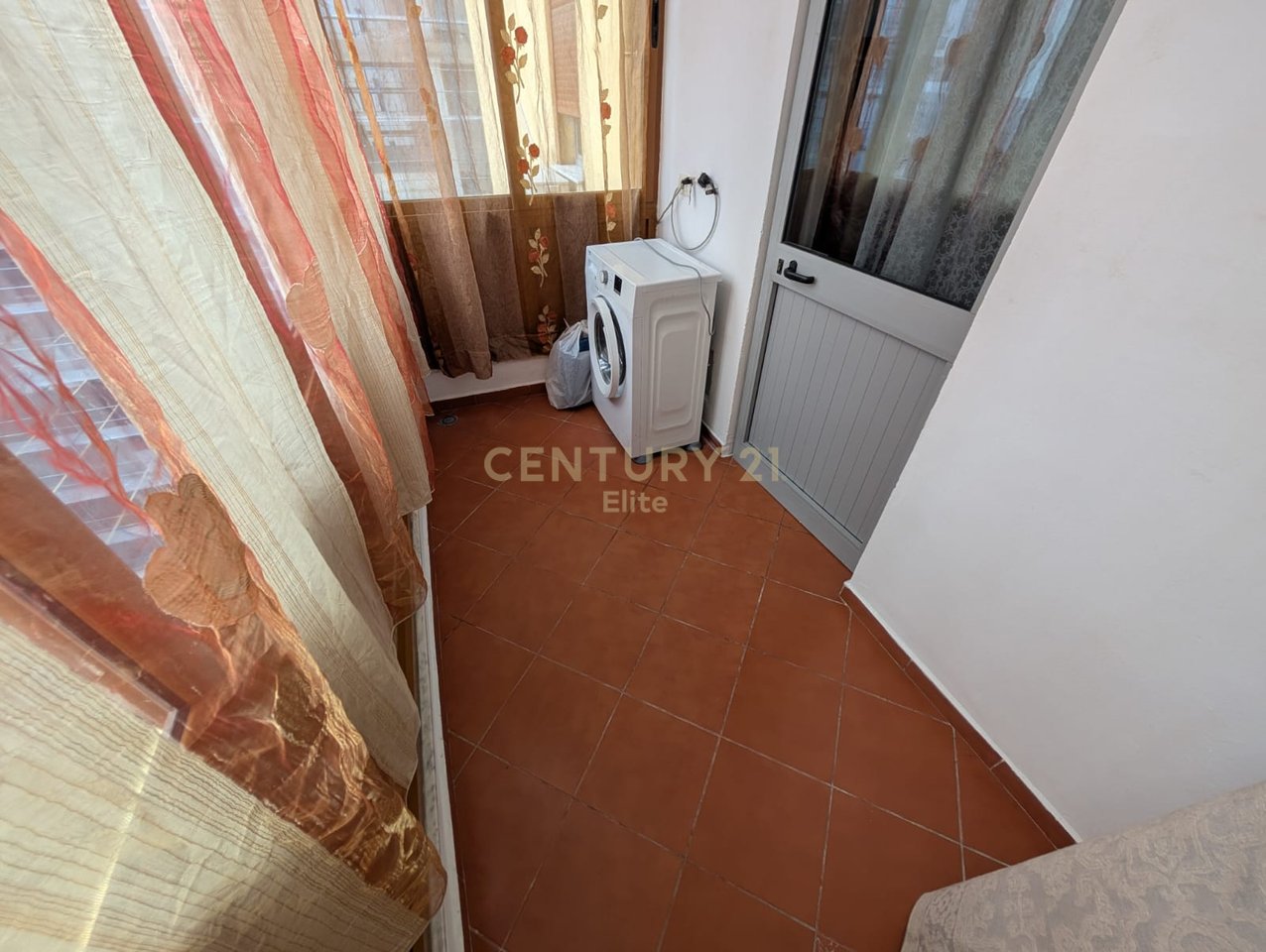 1+1 apartment for rent near Old Exhibition