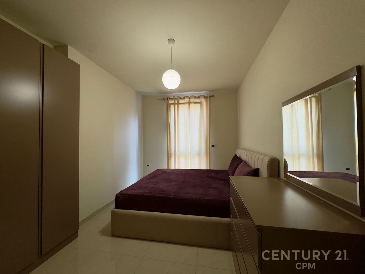 APARTAMENT 3+1+PARKIM PER QIRA TEK KOMPLEKSI "NOBIS", LIQENI I TIRANES!