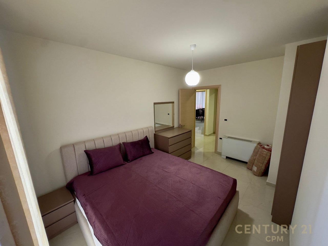APARTAMENT 3+1+PARKIM PER QIRA TEK KOMPLEKSI "NOBIS", LIQENI I TIRANES!