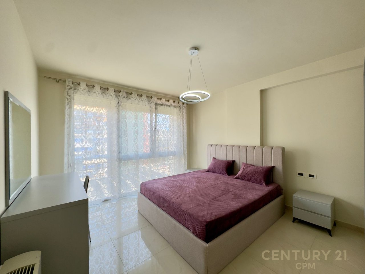 APARTAMENT 3+1+PARKIM PER QIRA TEK KOMPLEKSI "NOBIS", LIQENI I TIRANES!