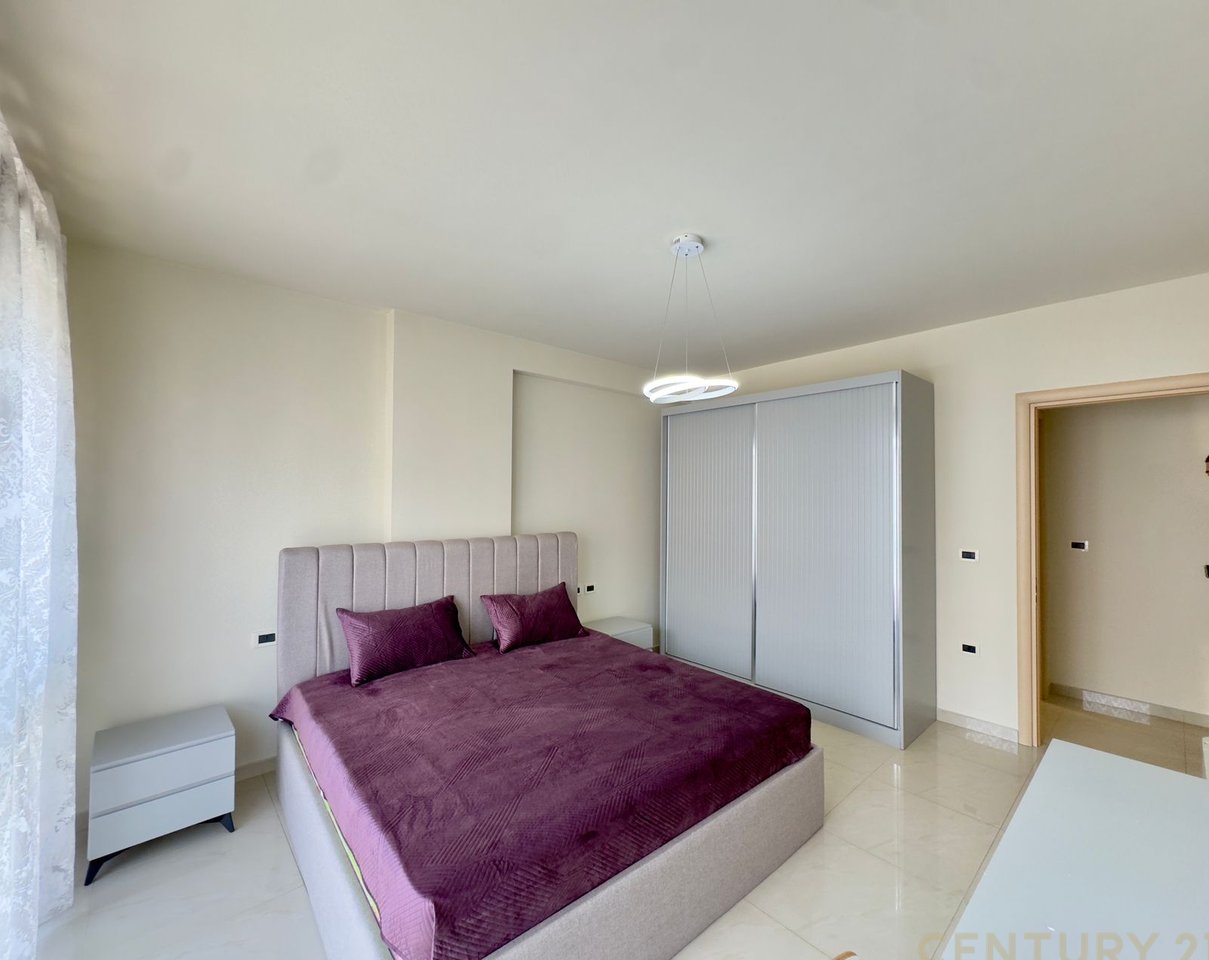 APARTAMENT 3+1+PARKIM PER QIRA TEK KOMPLEKSI "NOBIS", LIQENI I TIRANES!