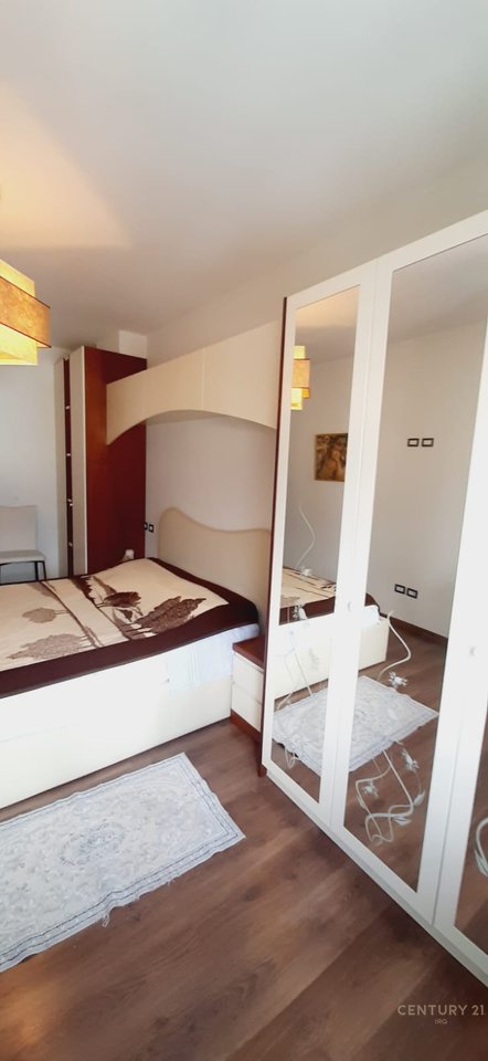 Shitet Apartament 2+1+ post Parkimi ne Astir pranë Fabrikes se Miellit!
