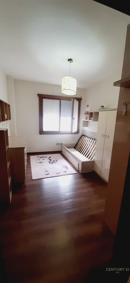 Shitet Apartament 2+1+ post Parkimi ne Astir pranë Fabrikes se Miellit!